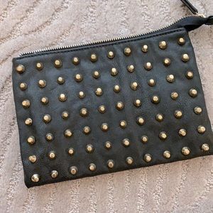Zara stud clutch